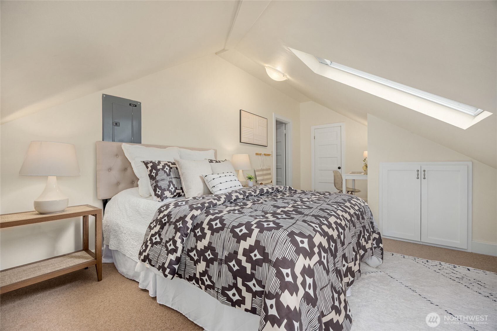 2213 NE Victorian Lane Unit: F