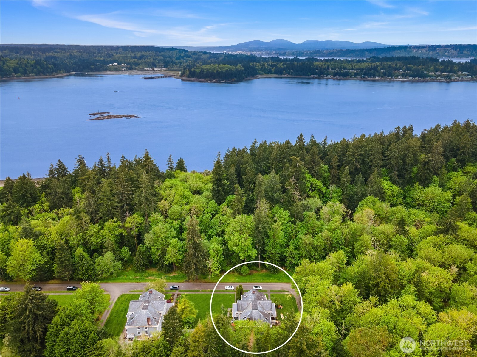 2213 NE Victorian Lane Unit: F