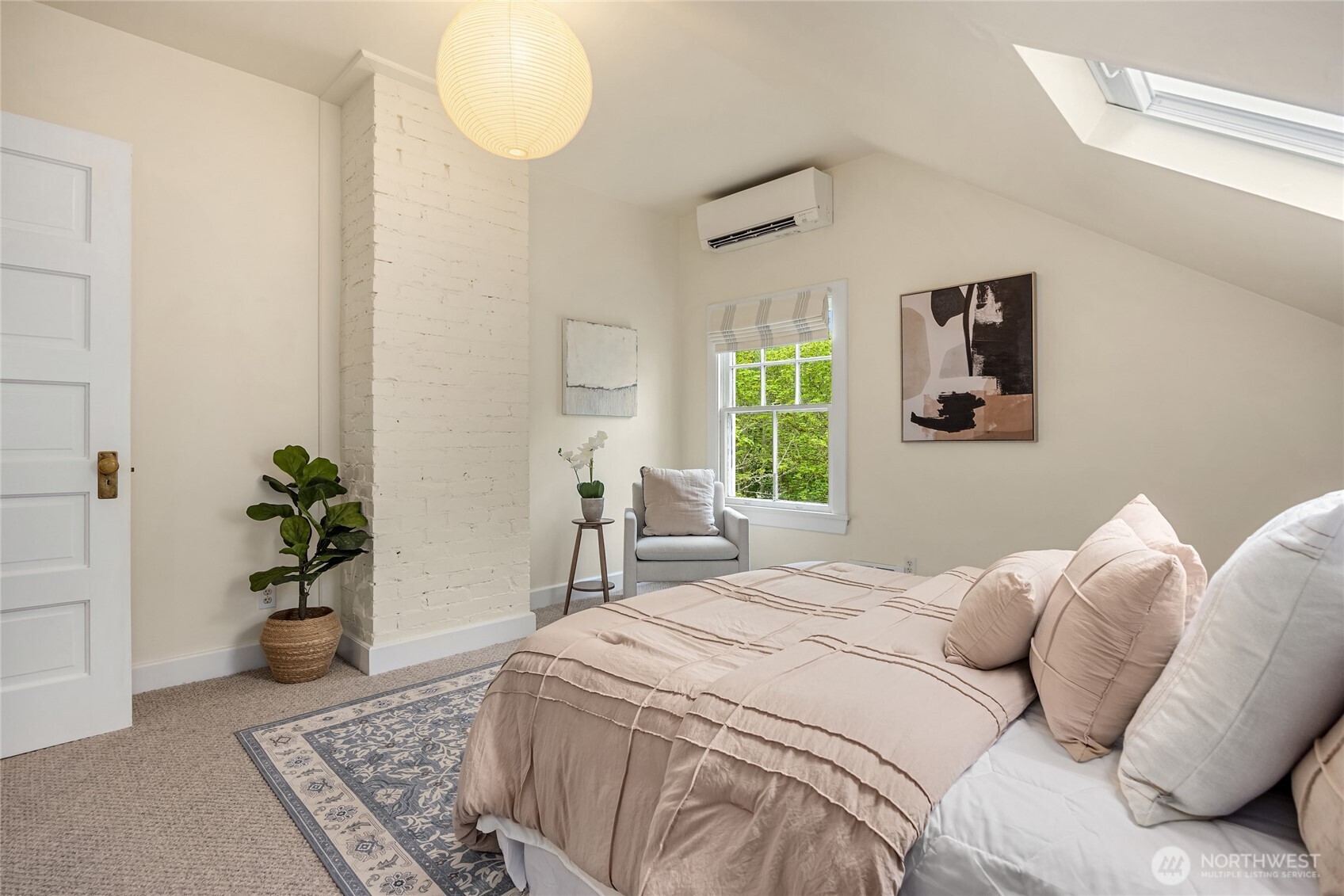 2213 NE Victorian Lane Unit: F