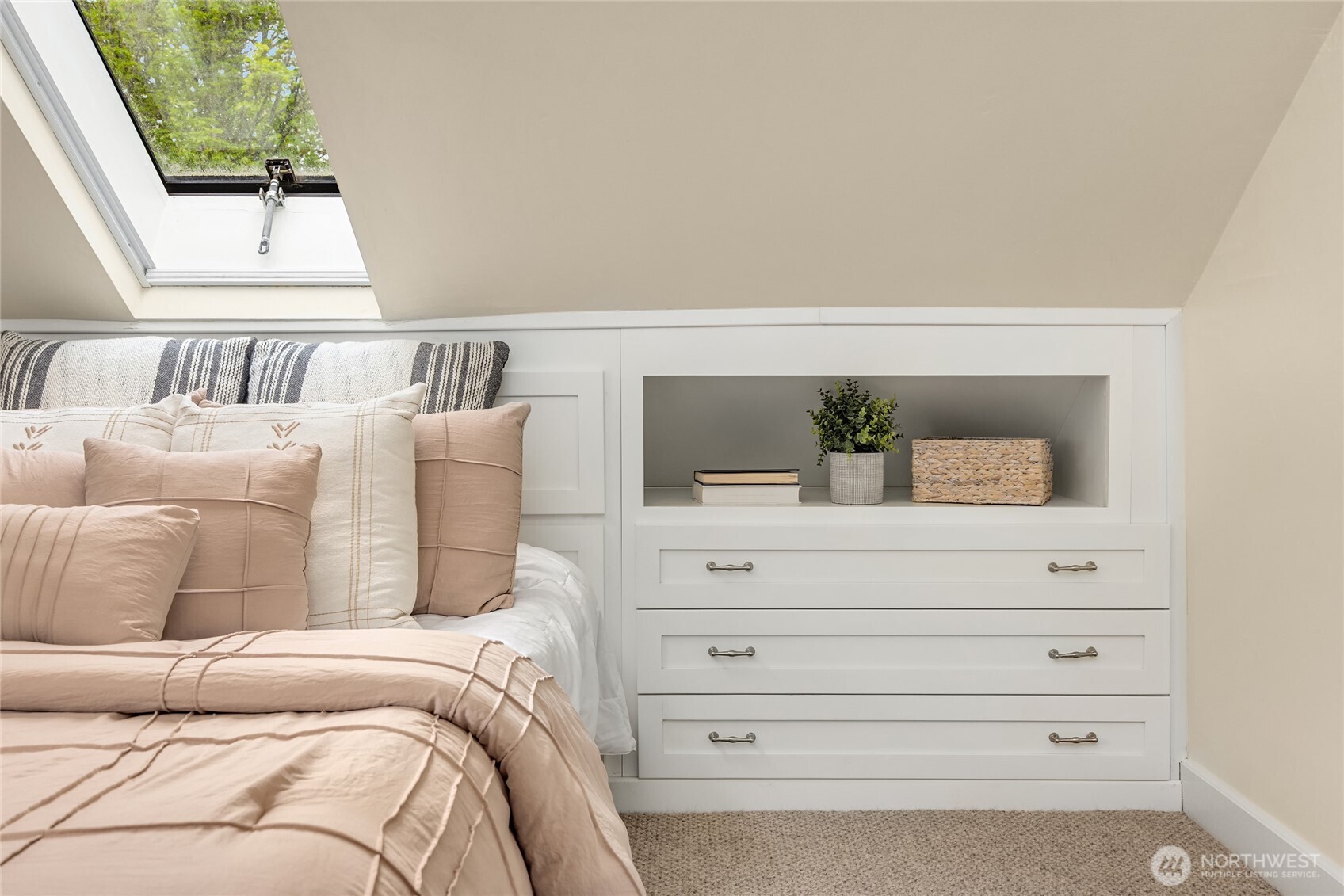 2213 NE Victorian Lane Unit: F