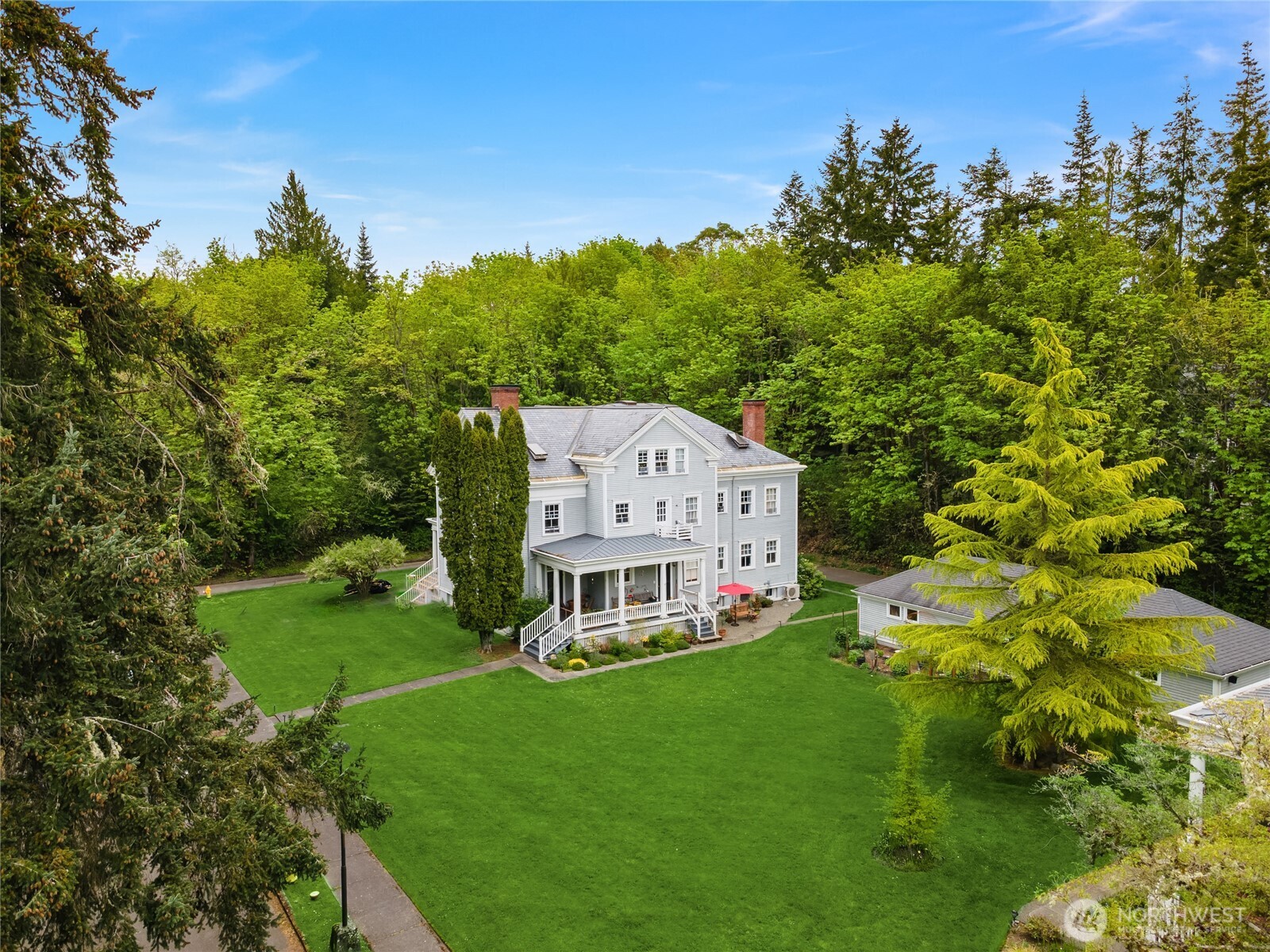 2213 NE Victorian Lane Unit: F