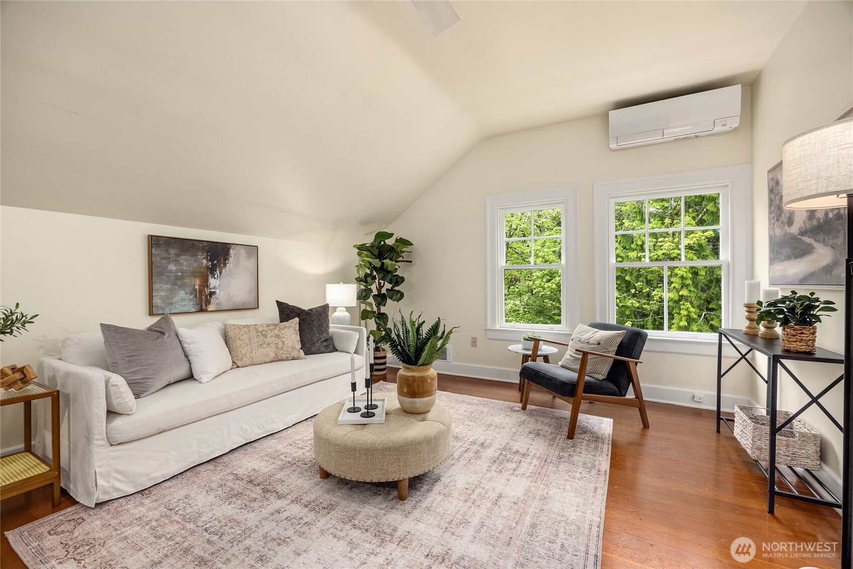 2213 NE Victorian Lane Unit: F