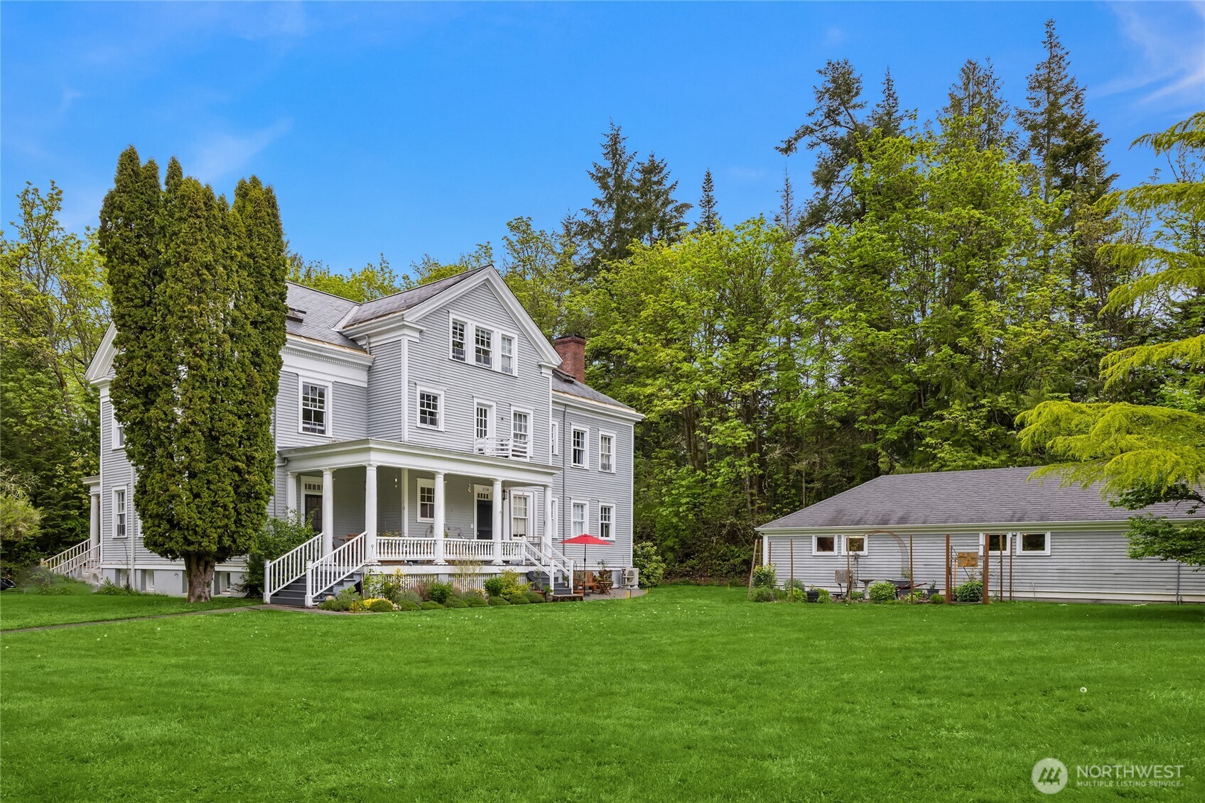 2213 NE Victorian Lane Unit: F