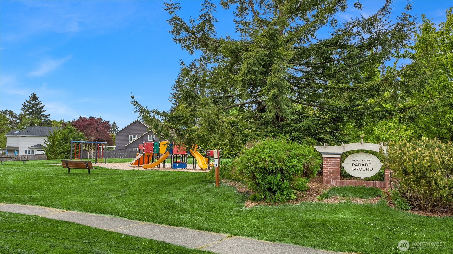 2213 NE Victorian Lane Unit: F