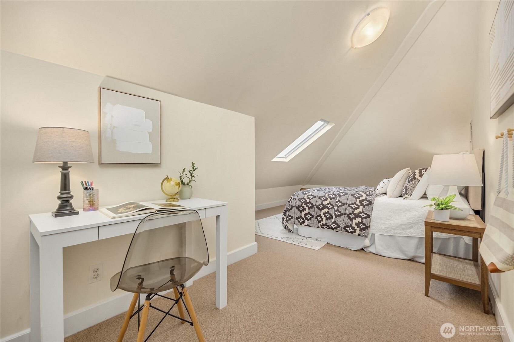 2213 NE Victorian Lane Unit: F