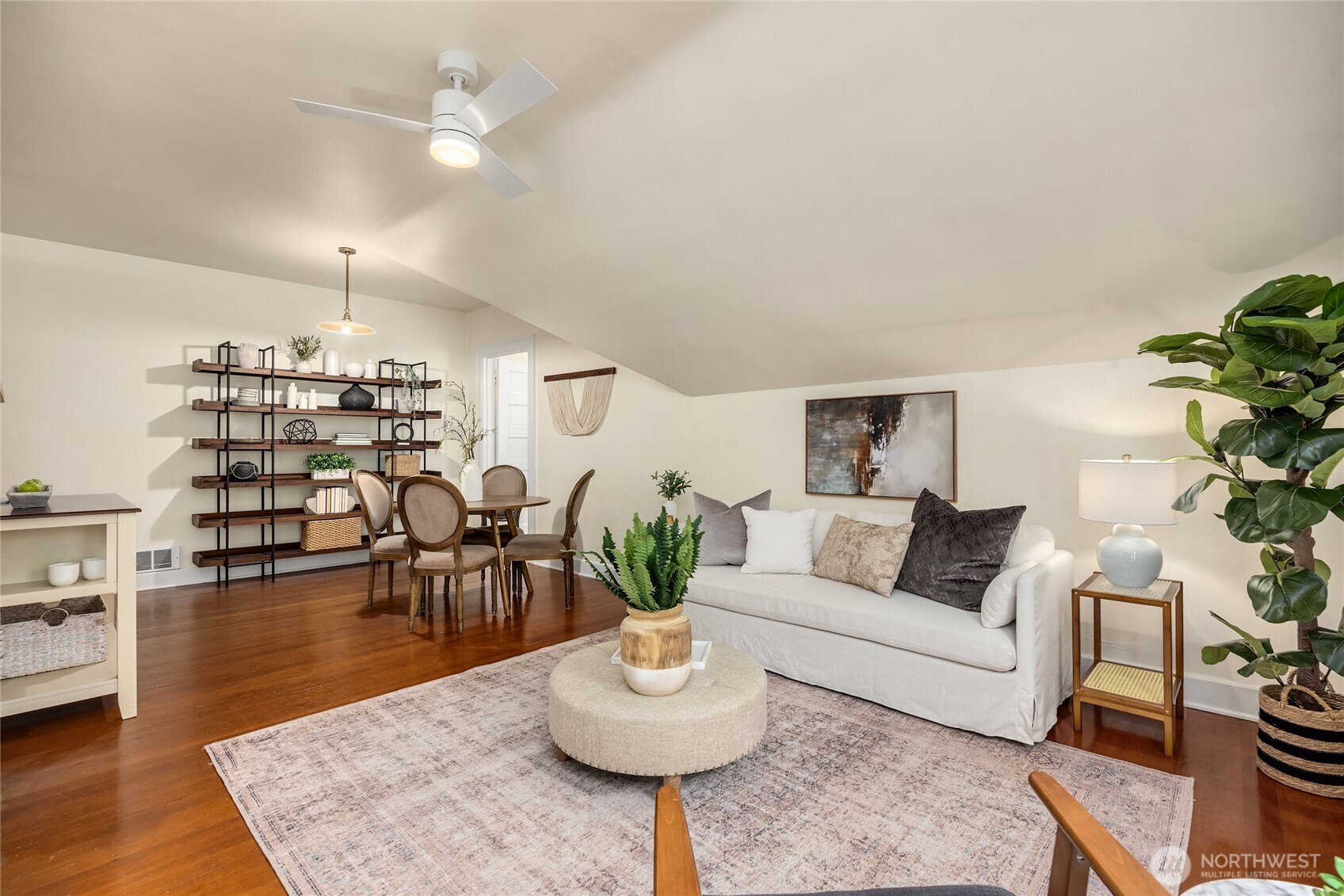 2213 NE Victorian Lane Unit: F