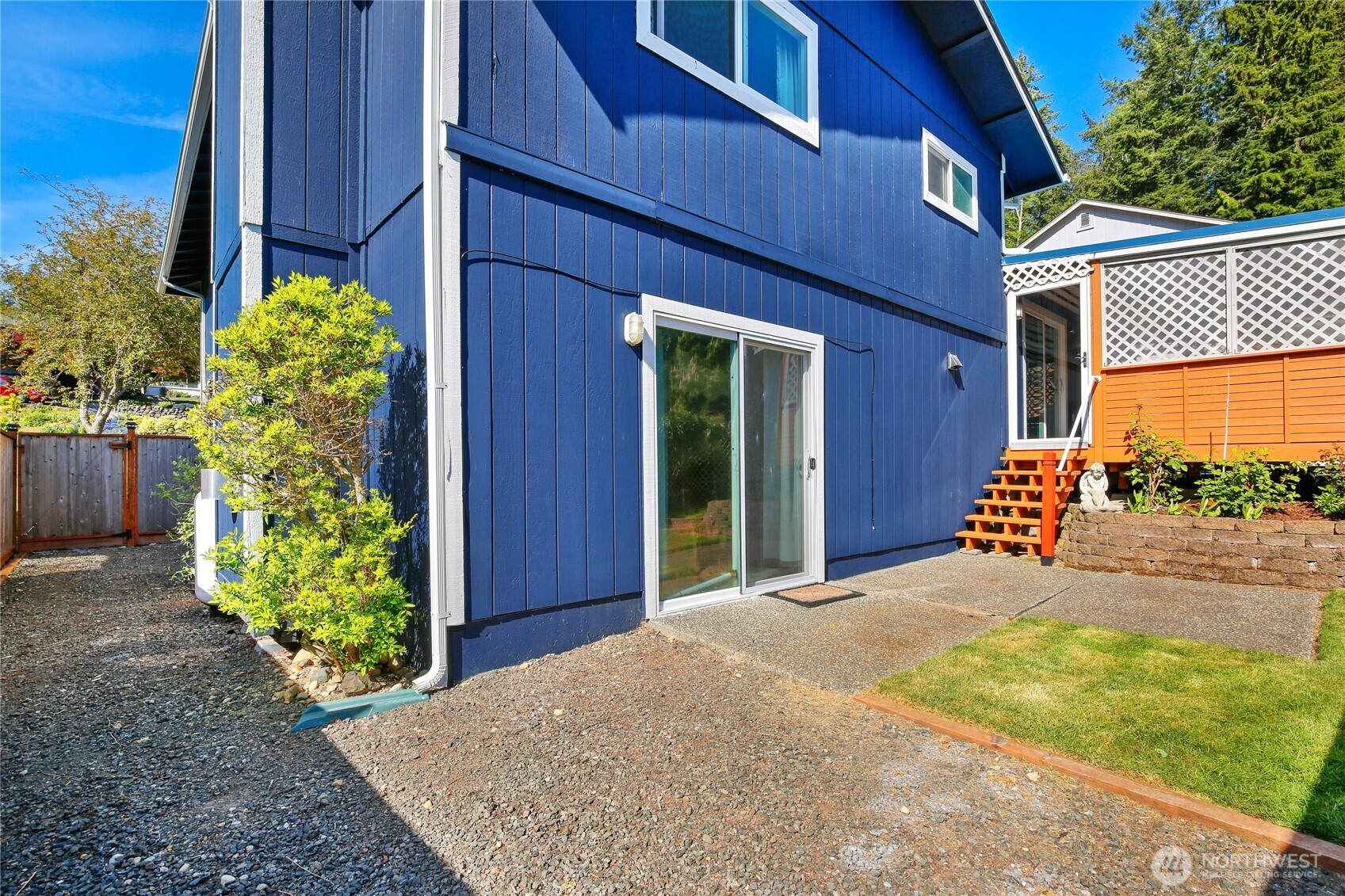 26469 Kingsview Loop NE