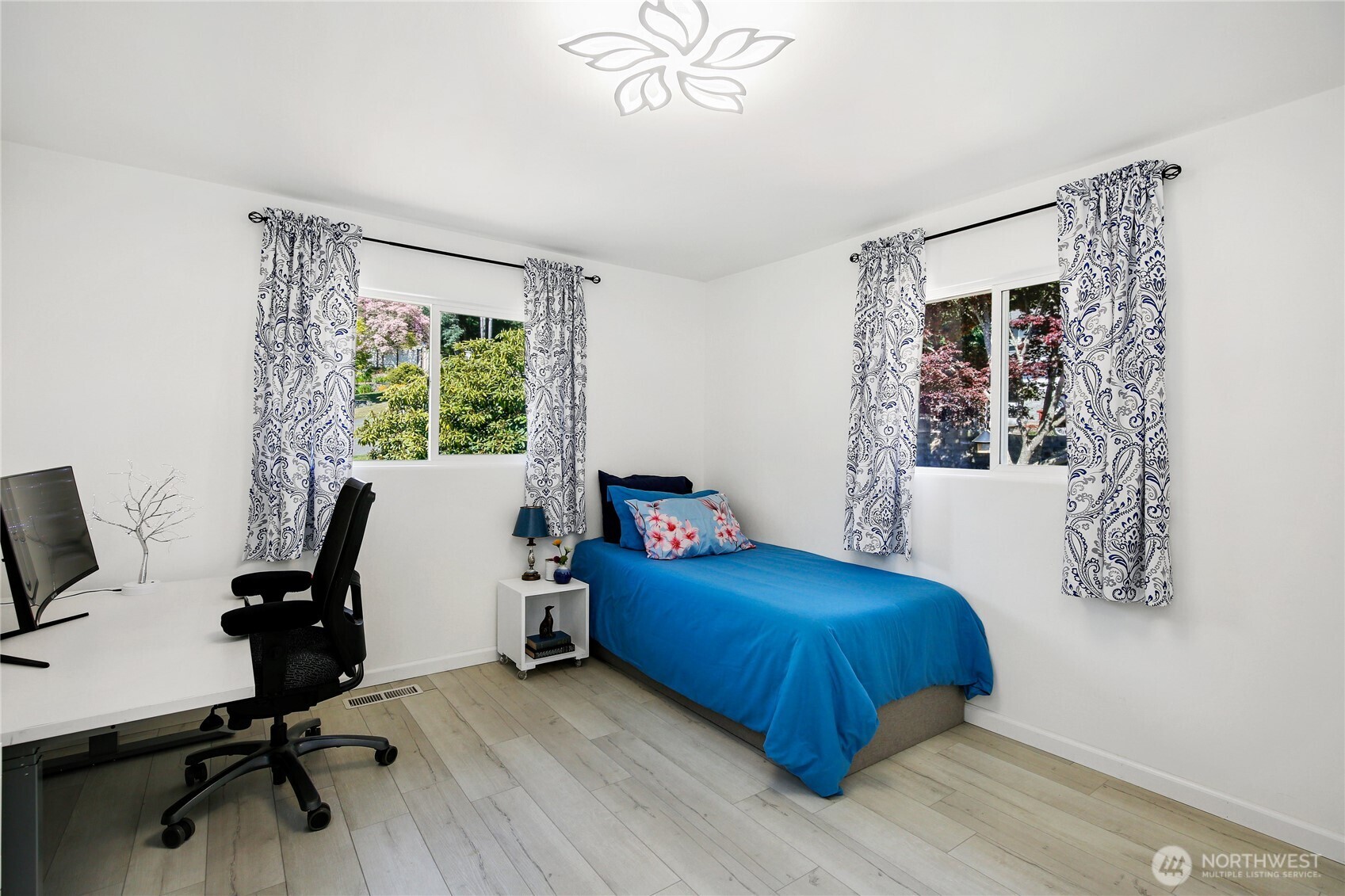 26469 Kingsview Loop NE