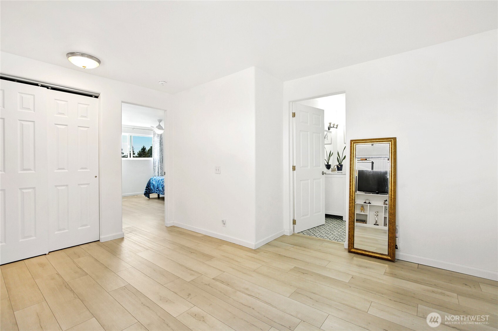 26469 Kingsview Loop NE