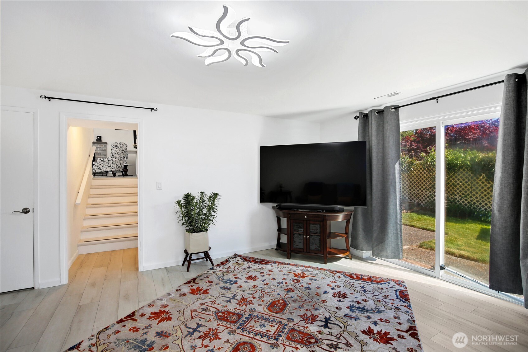 26469 Kingsview Loop NE