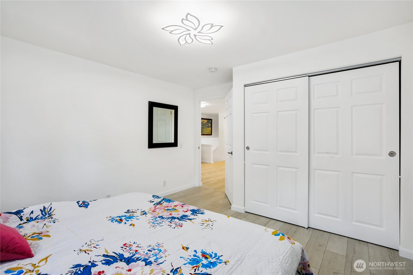 26469 Kingsview Loop NE