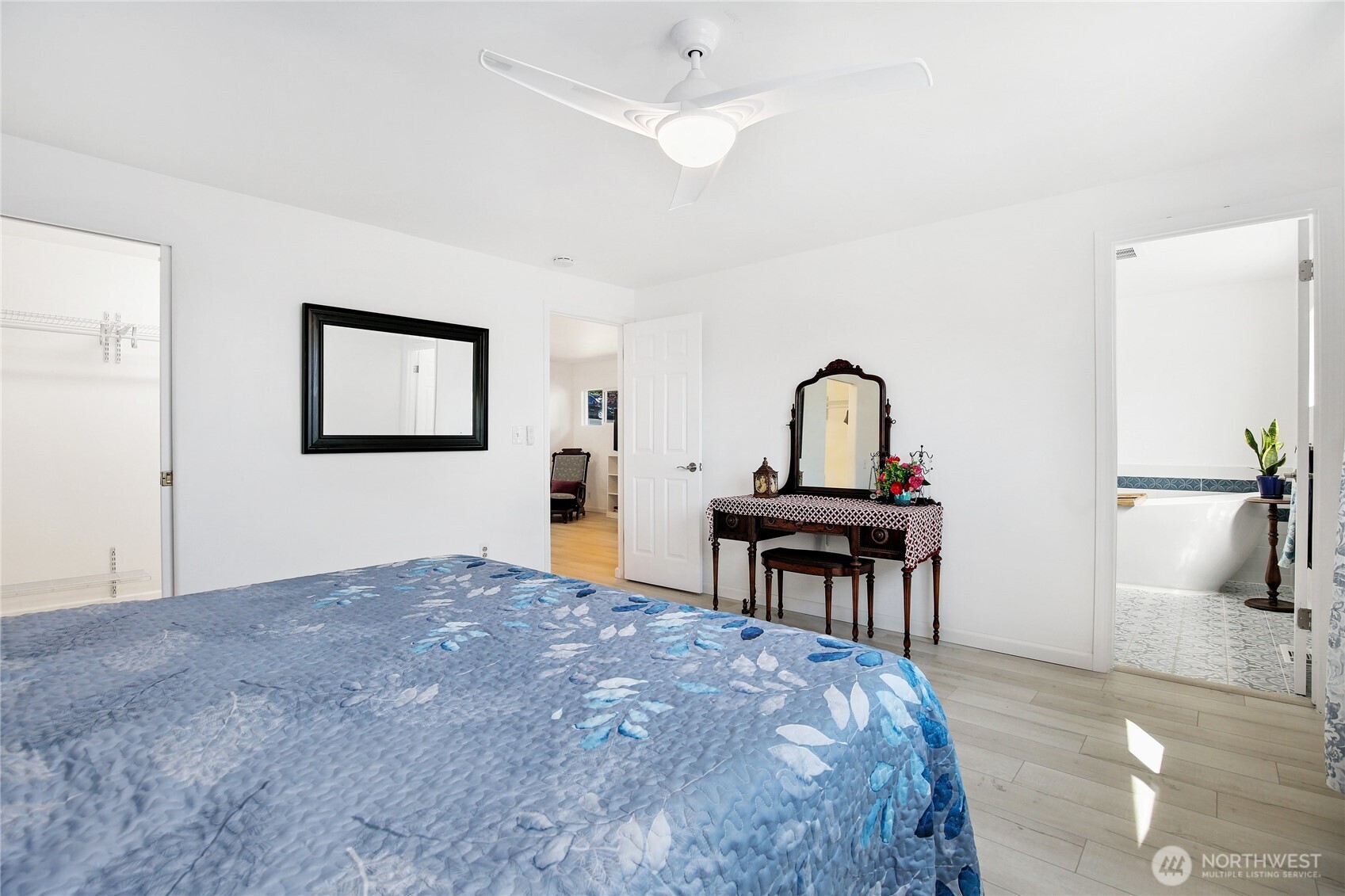 26469 Kingsview Loop NE