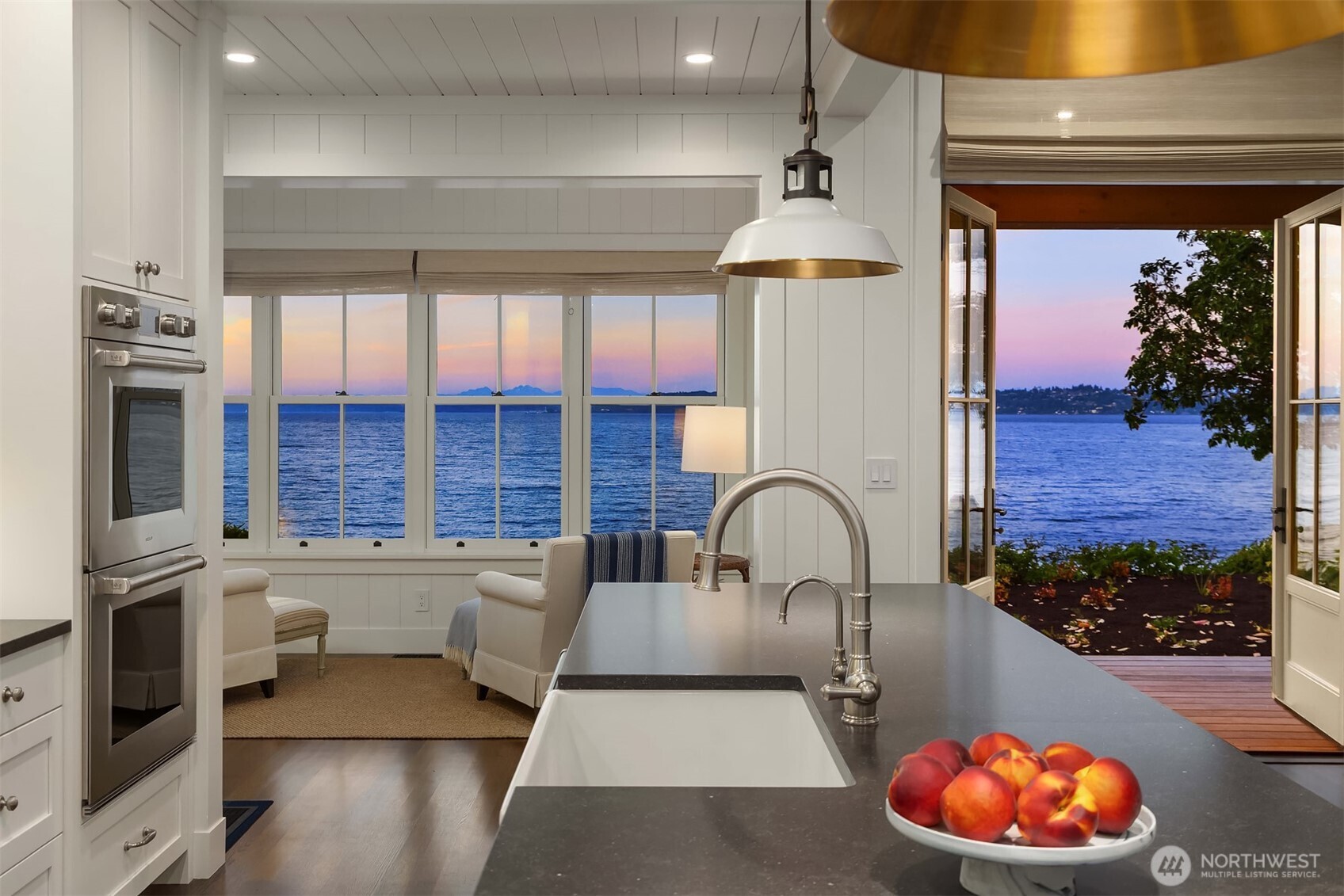 6426 Wing Point Road NE