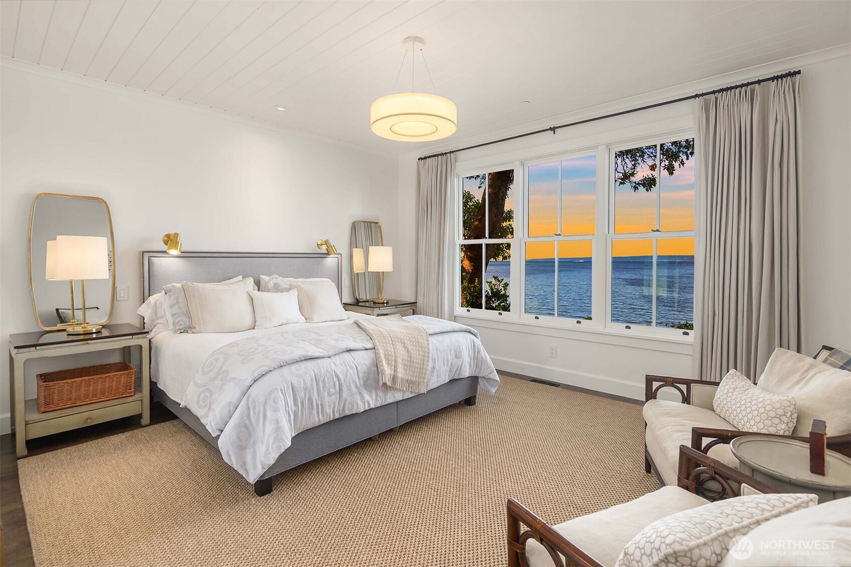 6426 Wing Point Road NE