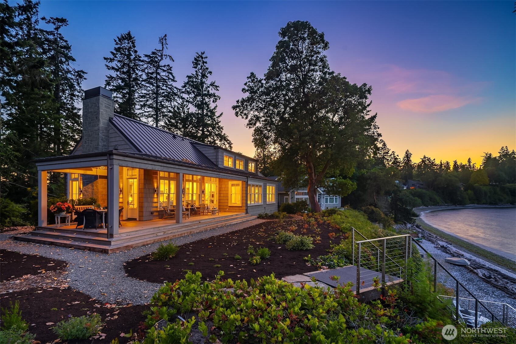 6426 Wing Point Road NE