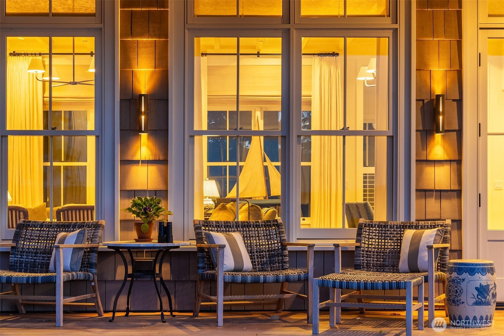 6426 Wing Point Road NE