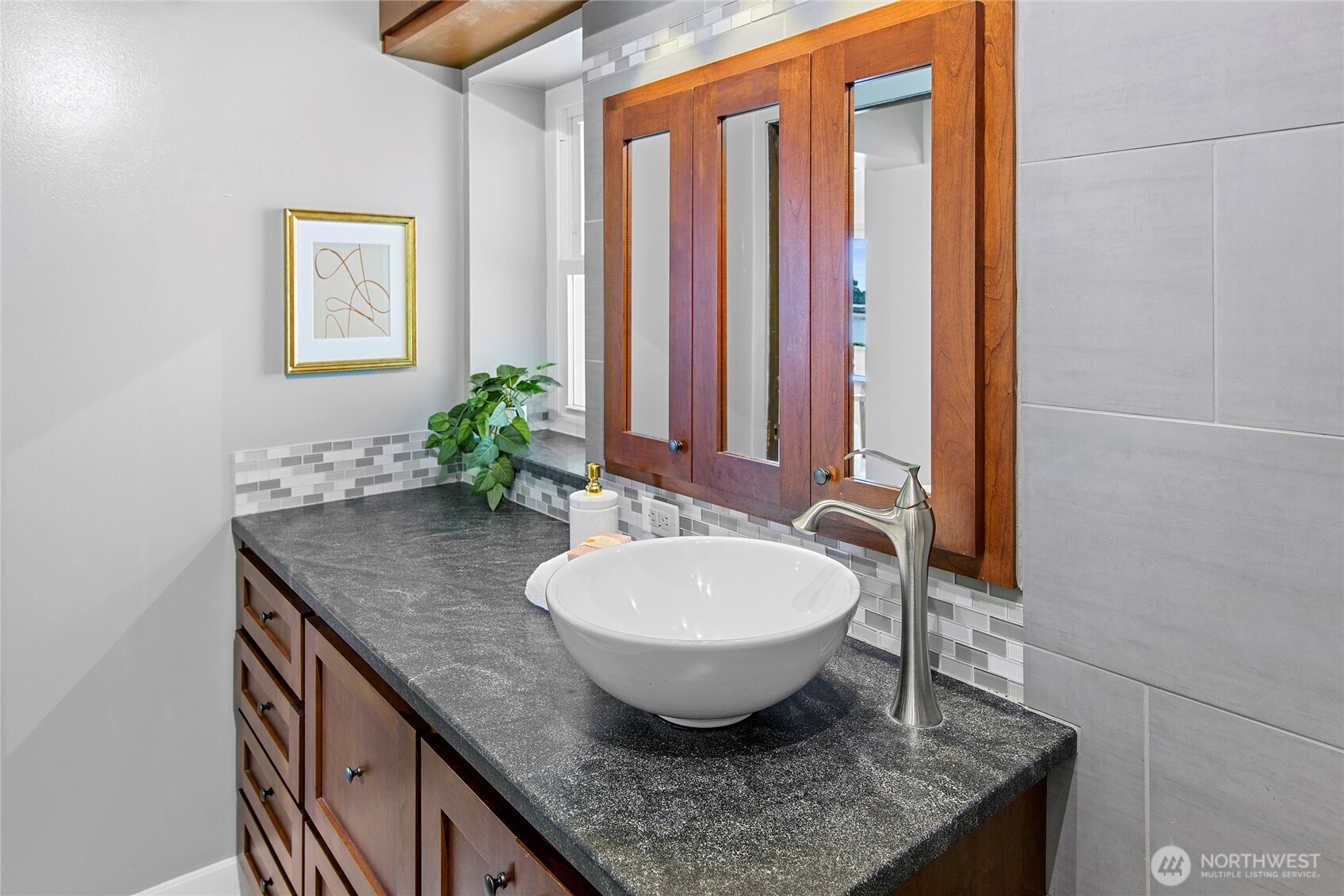 965 Winslow Way E Unit: 104