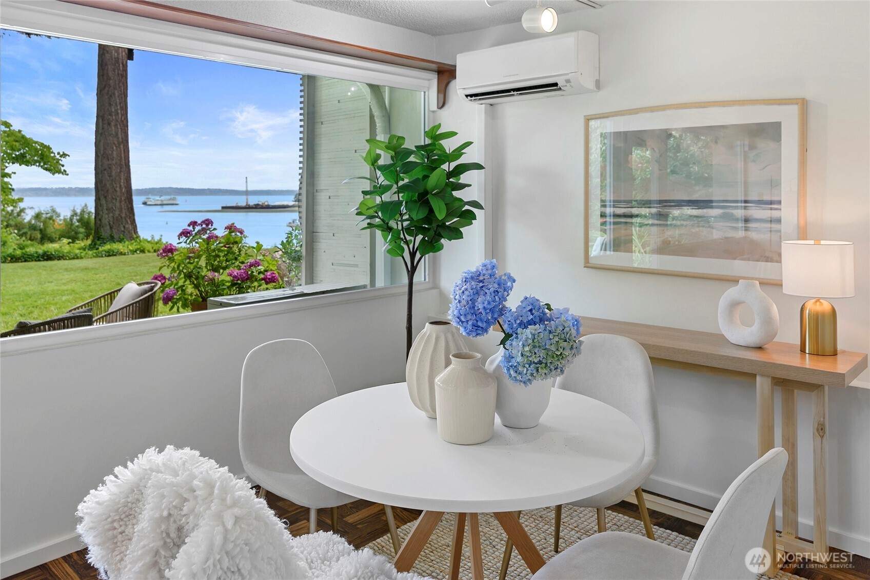 965 Winslow Way E Unit: 104