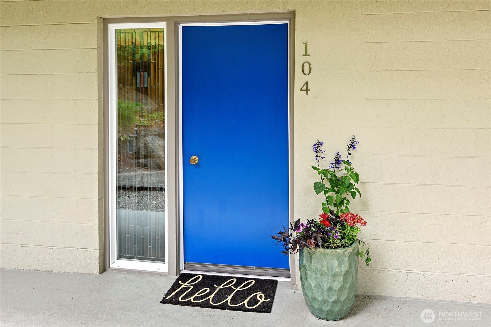 965 Winslow Way E Unit: 104