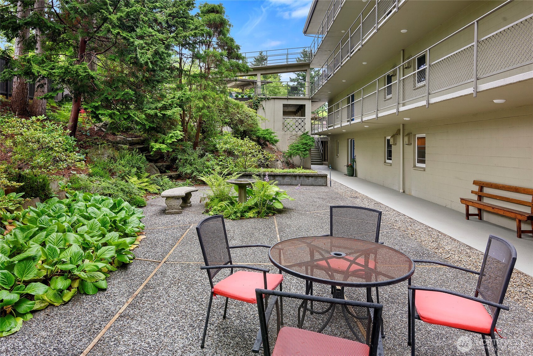 965 Winslow Way E Unit: 104