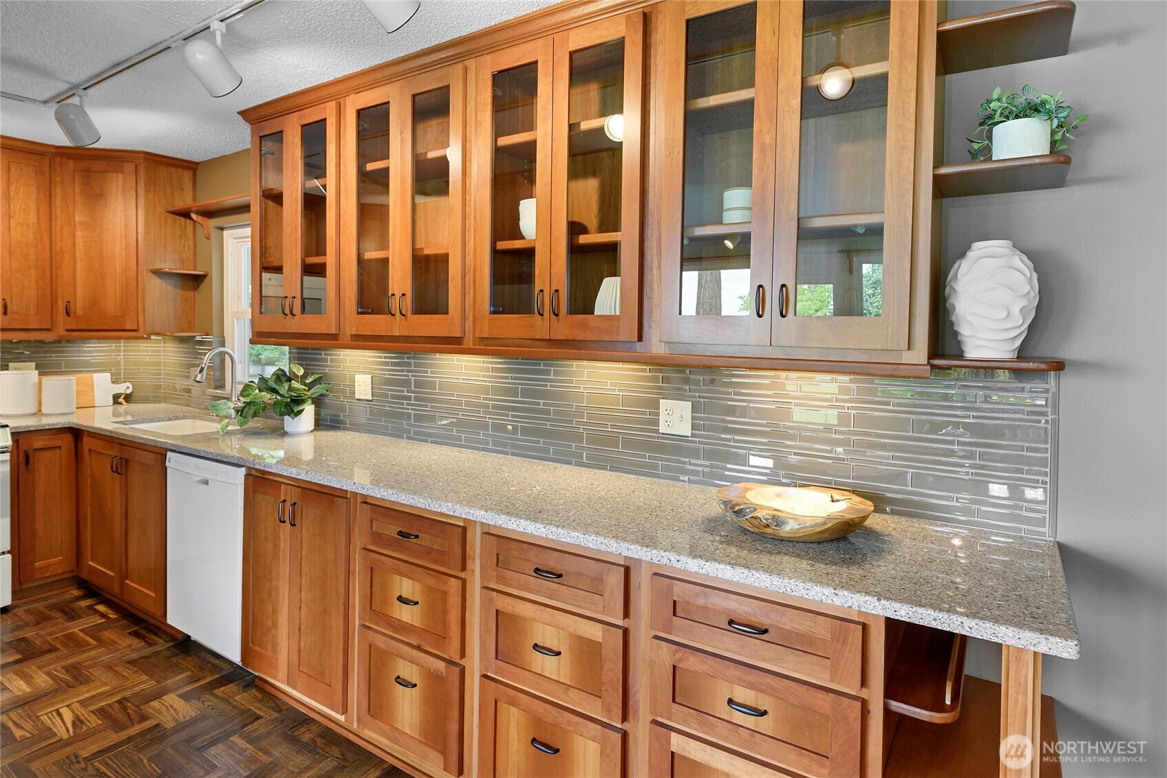 965 Winslow Way E Unit: 104