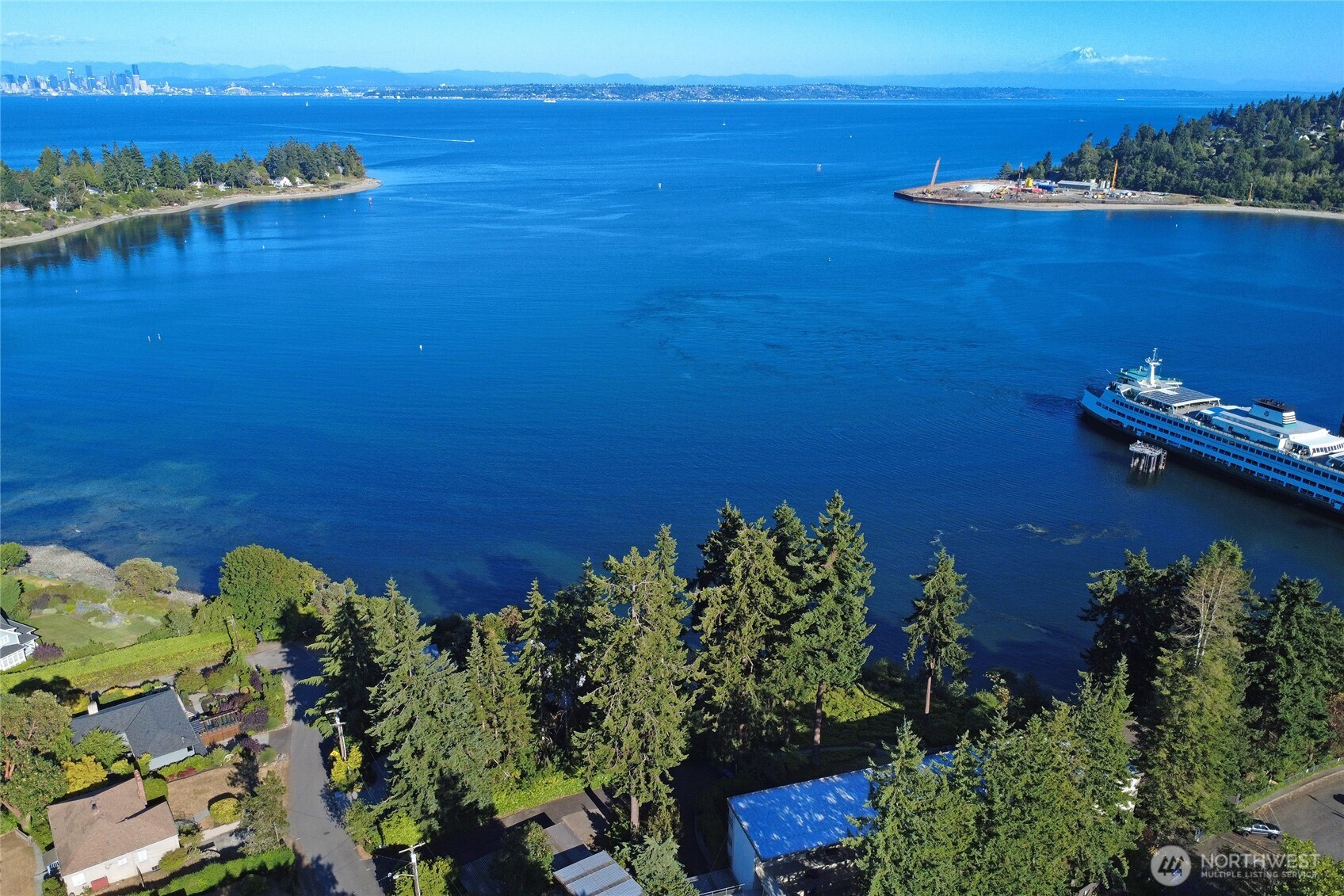 965 Winslow Way E Unit: 104