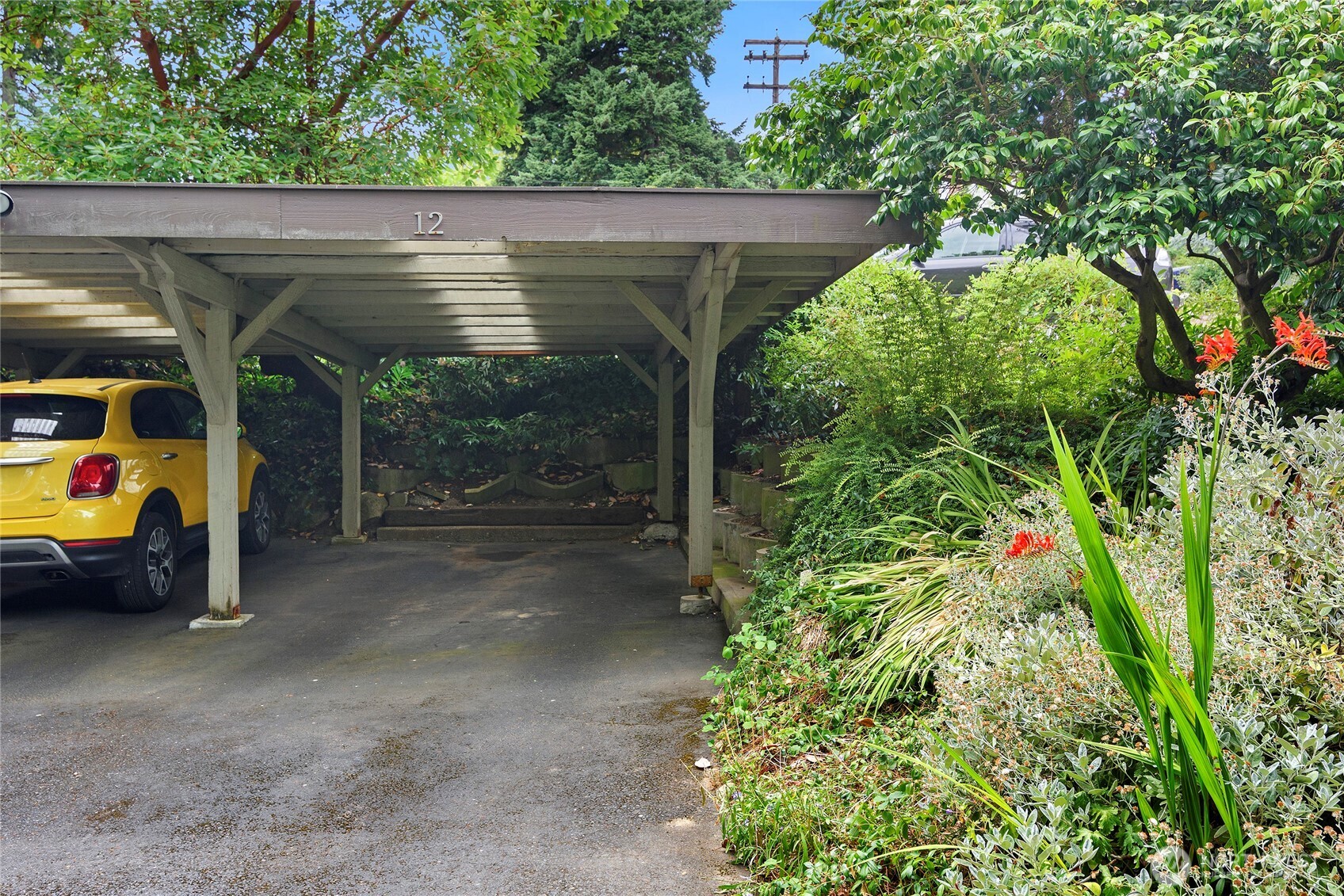 965 Winslow Way E Unit: 104