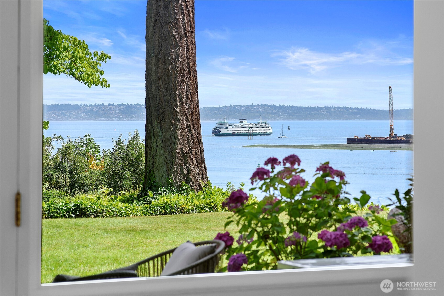 965 Winslow Way E Unit: 104