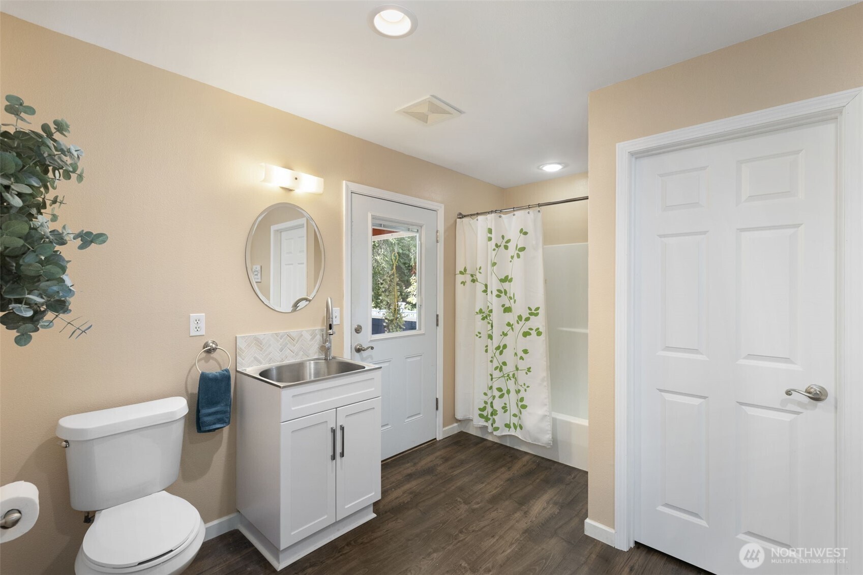 27300 Garden Gate Avenue NE