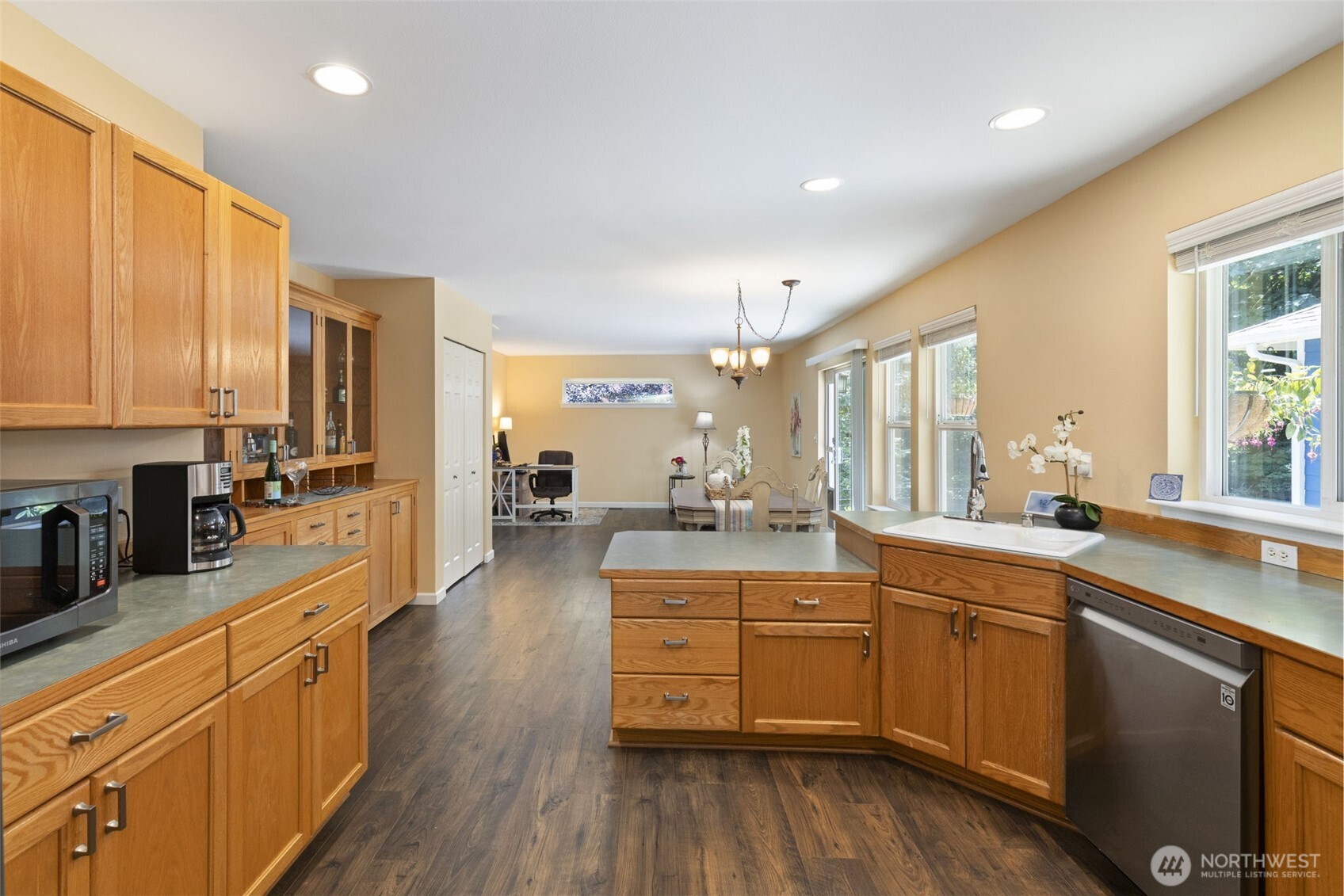 27300 Garden Gate Avenue NE