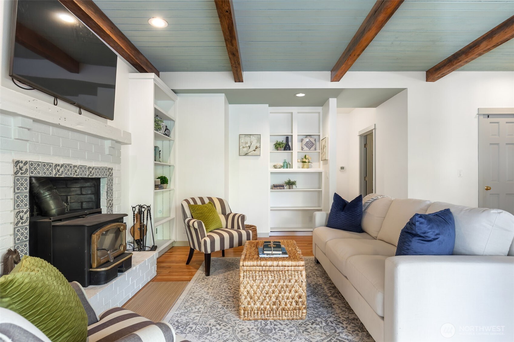 636 Janelle Place NW