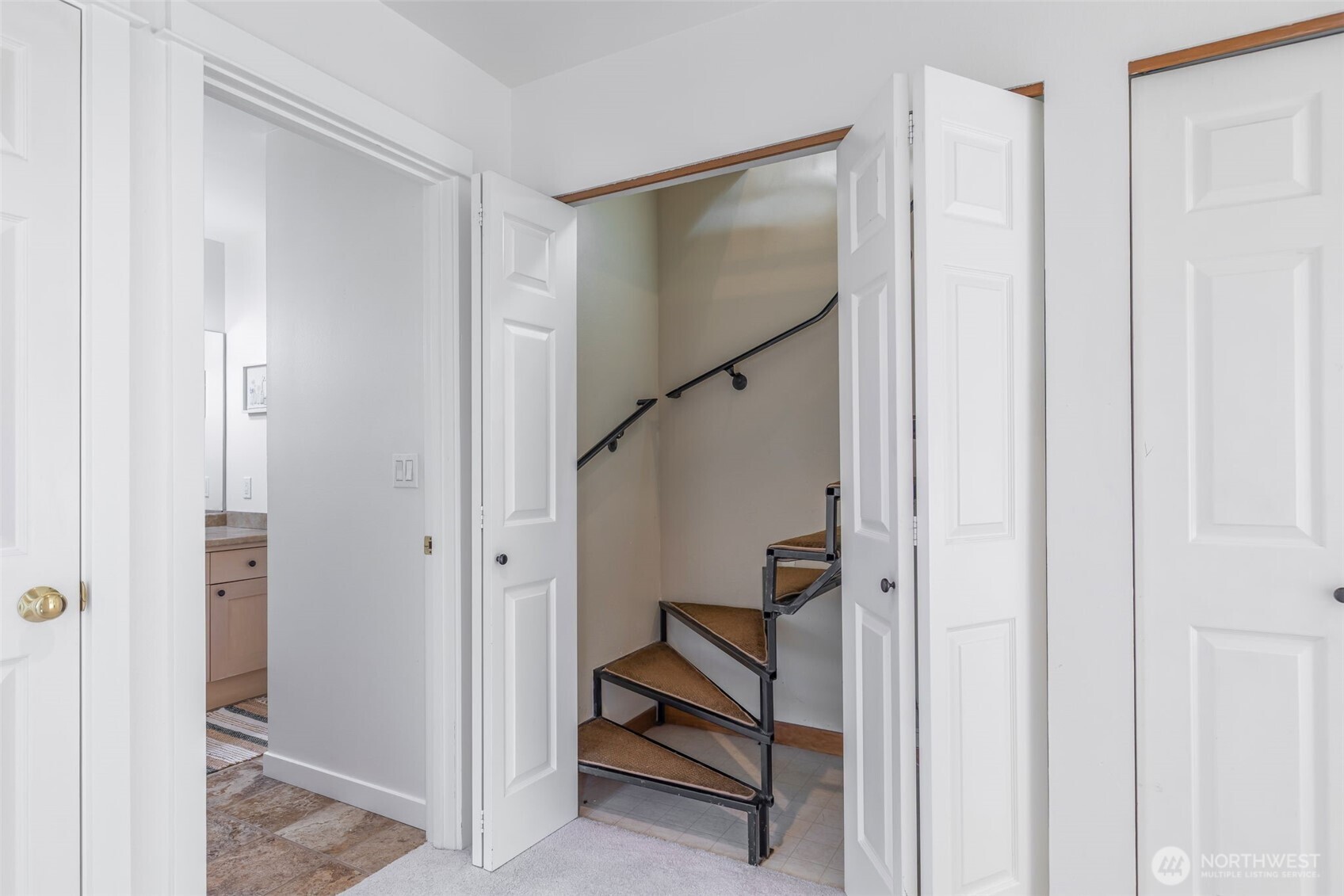 636 Janelle Place NW