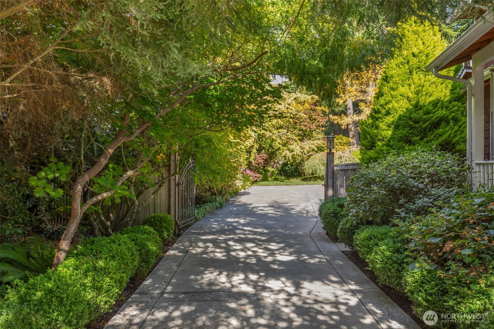 636 Janelle Place NW