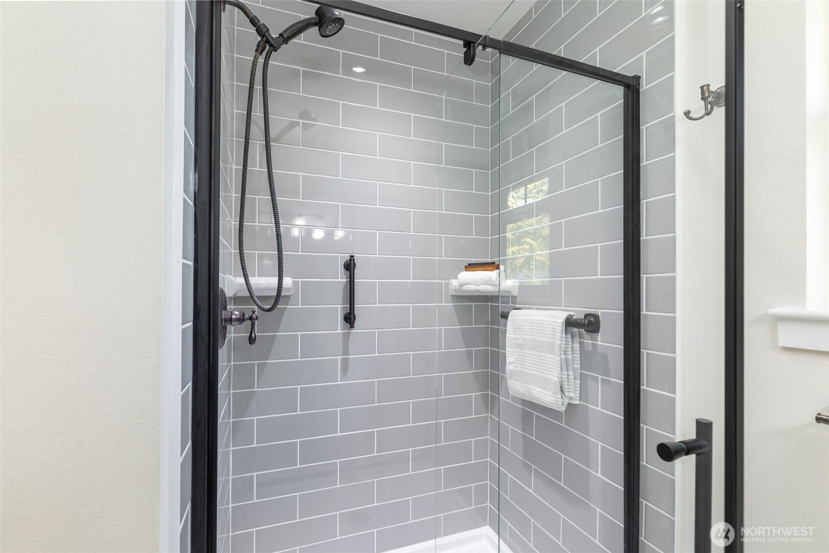 636 Janelle Place NW