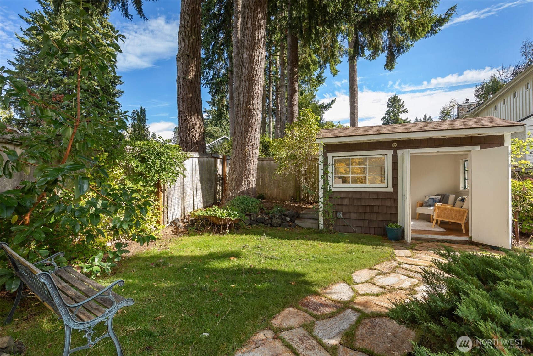 636 Janelle Place NW