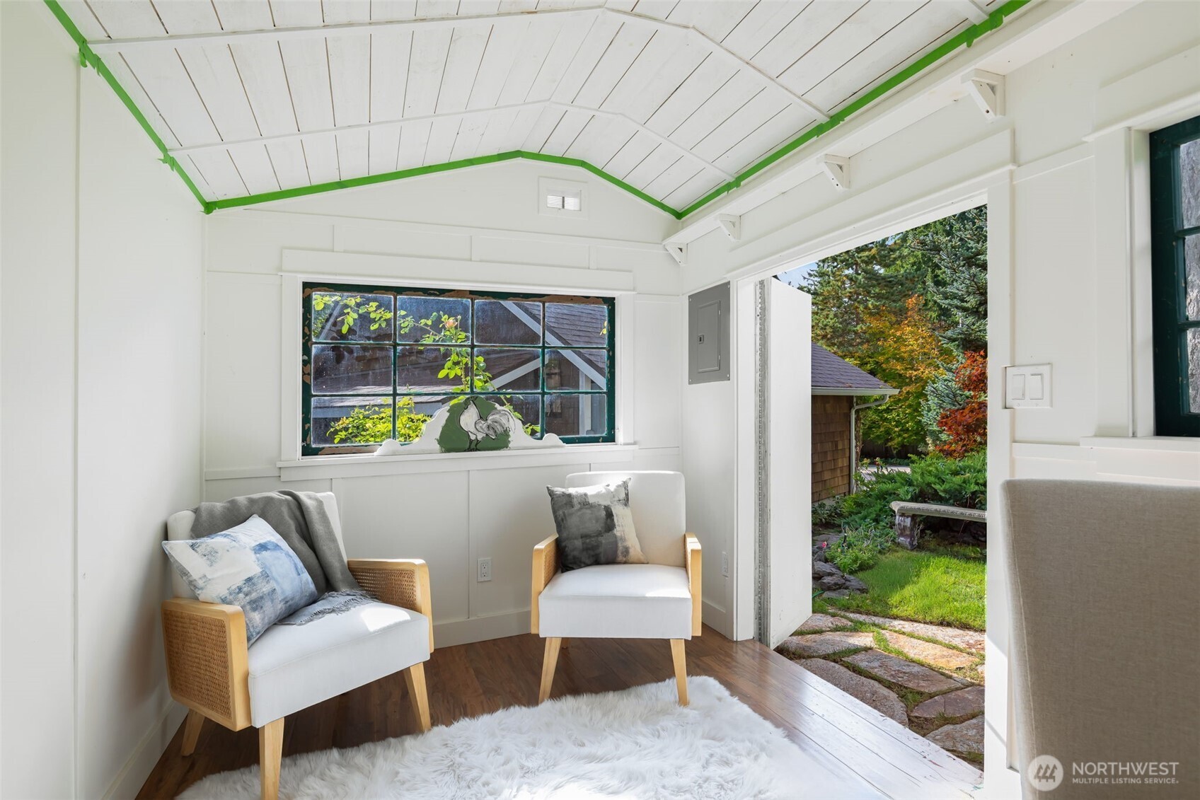 636 Janelle Place NW