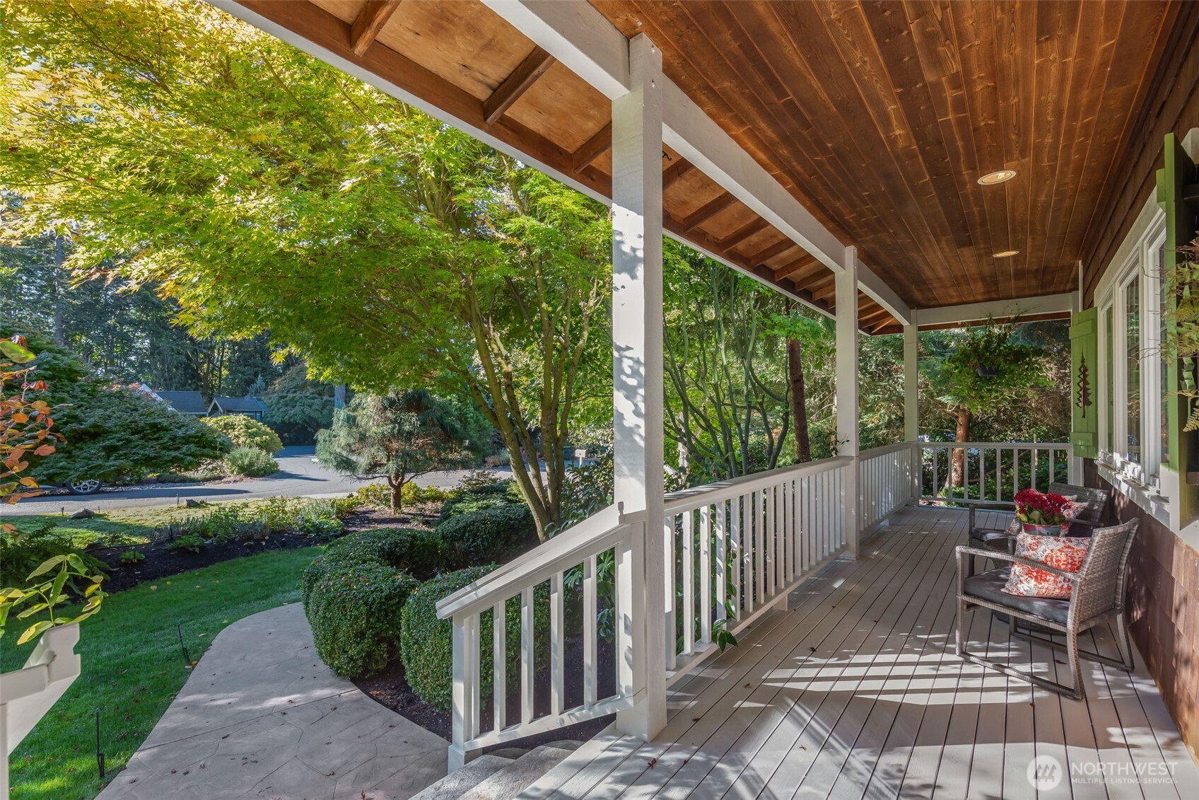 636 Janelle Place NW