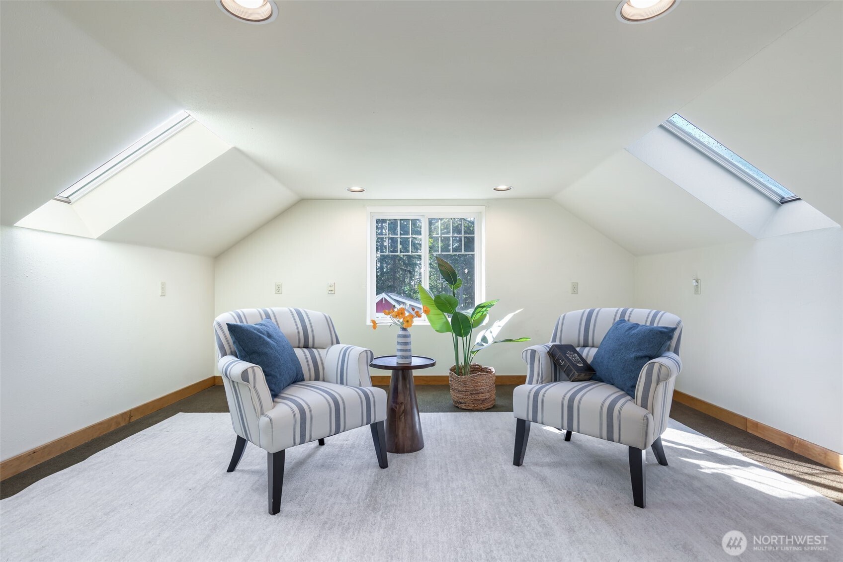 636 Janelle Place NW