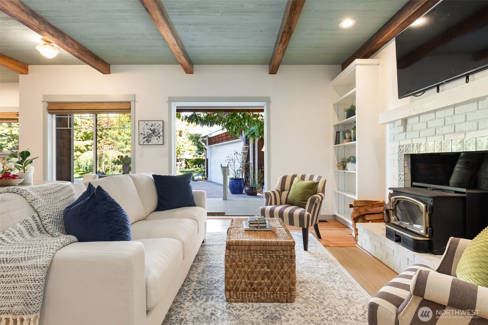 636 Janelle Place NW