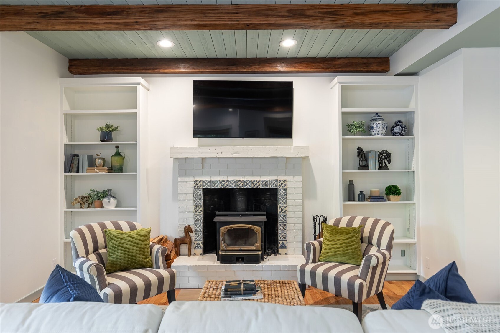 636 Janelle Place NW