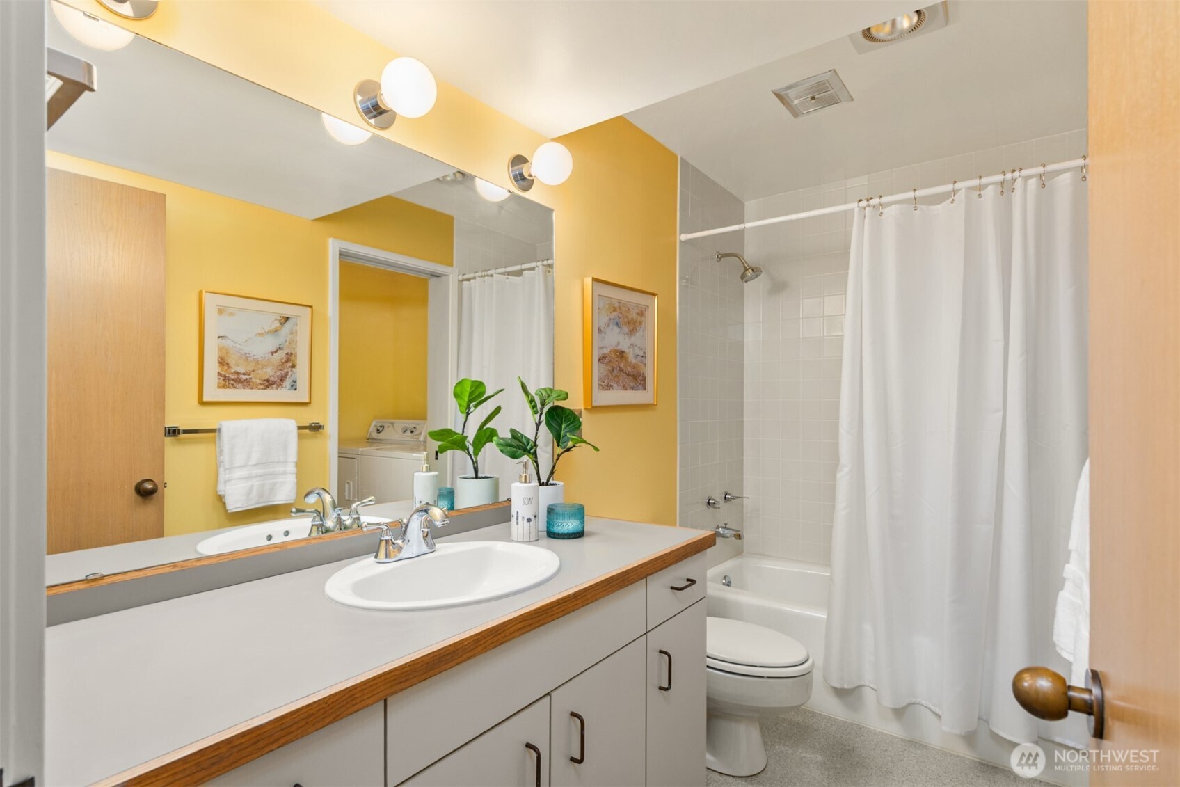 105 Lovell Avenue SW Unit: 15-11
