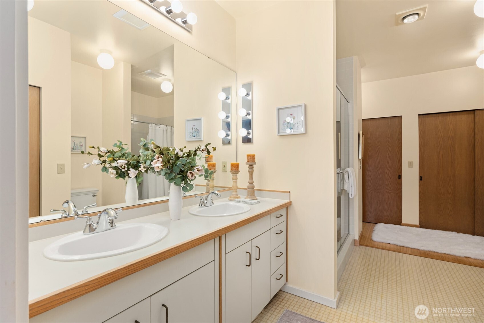 105 Lovell Avenue SW Unit: 15-11