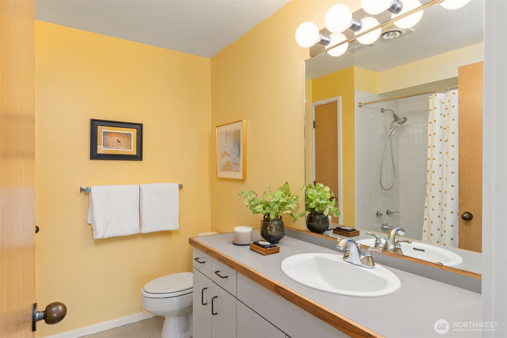 105 Lovell Avenue SW Unit: 15-11