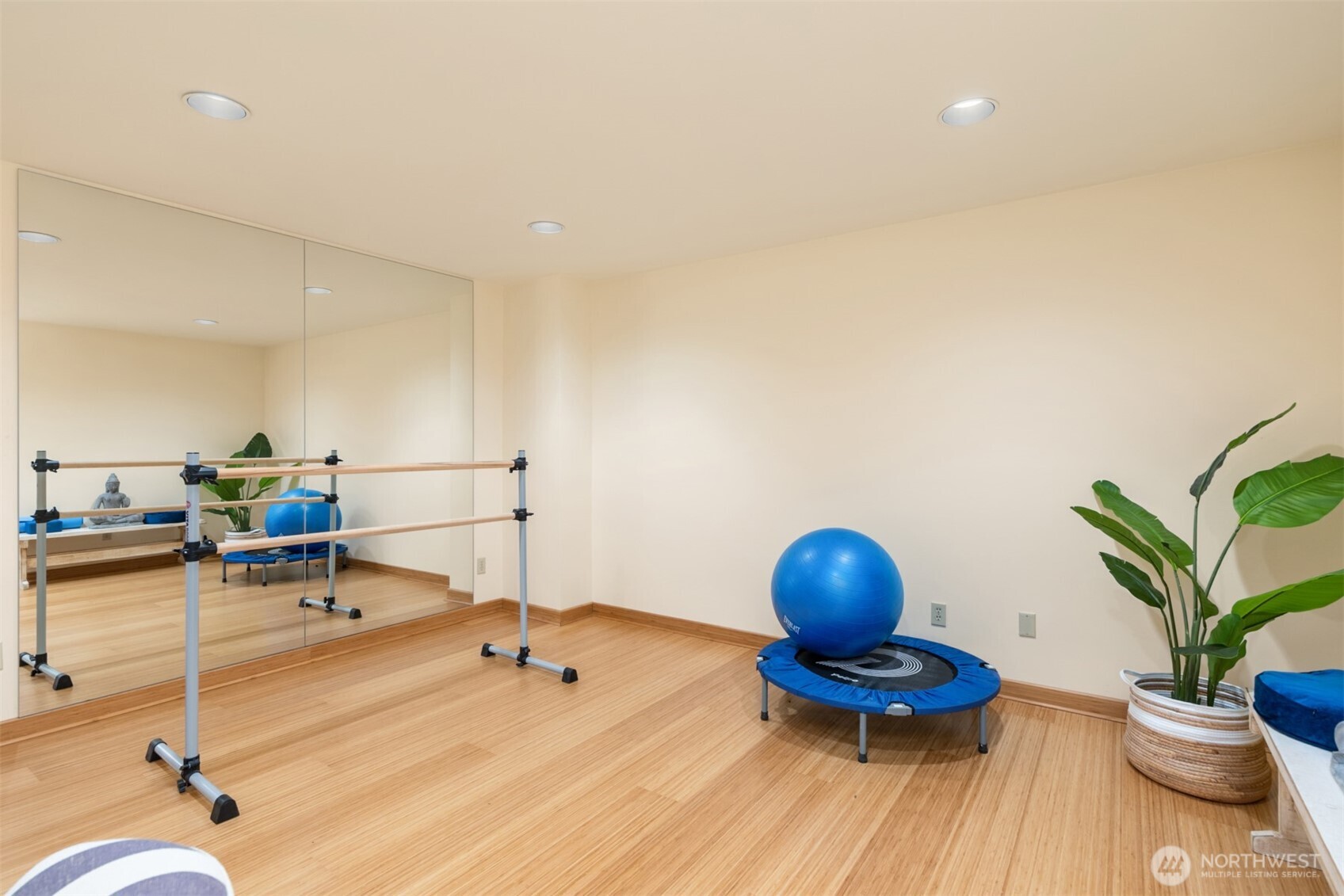 105 Lovell Avenue SW Unit: 15-11
