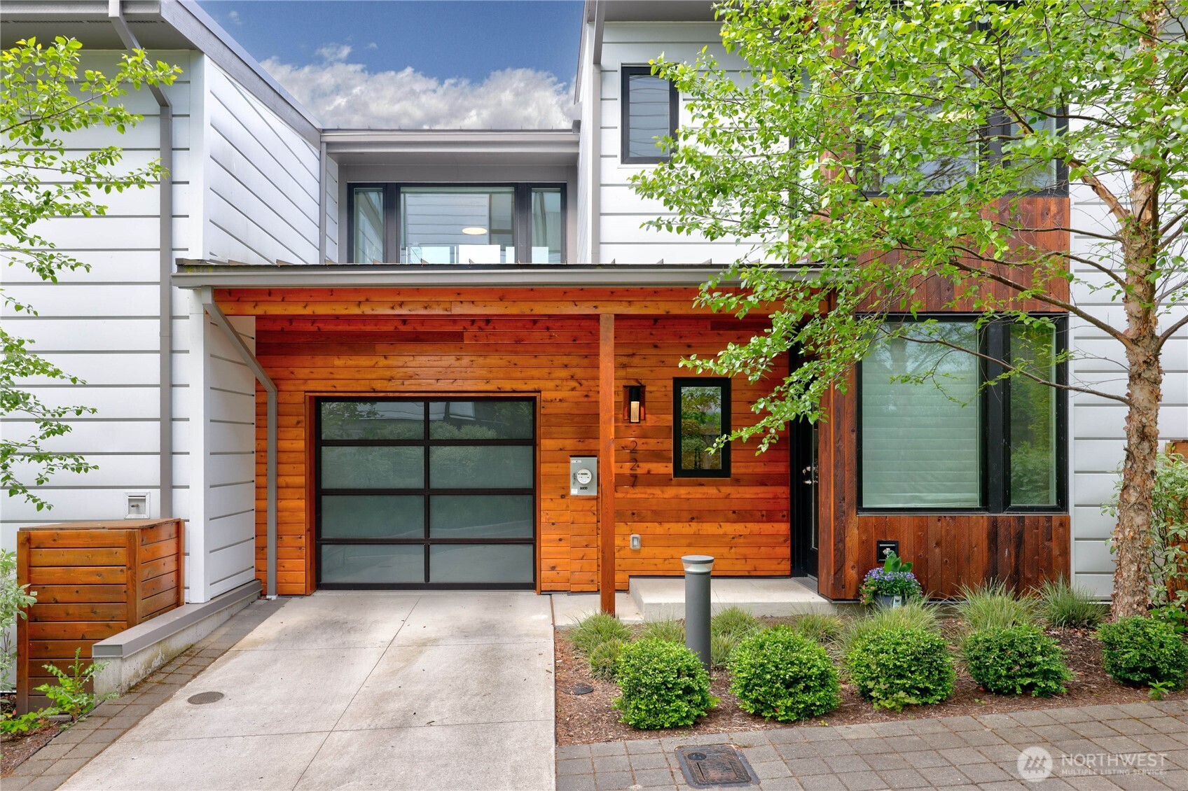 227 Ebi Lane NE