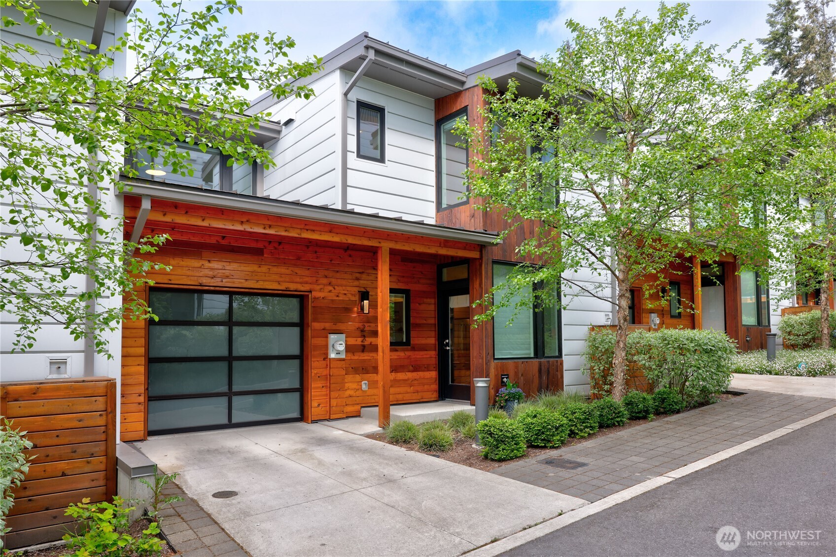 227 Ebi Lane NE