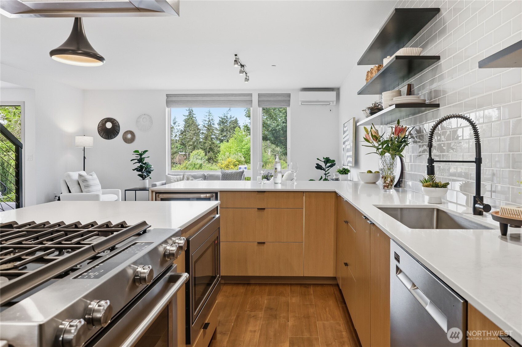 227 Ebi Lane NE