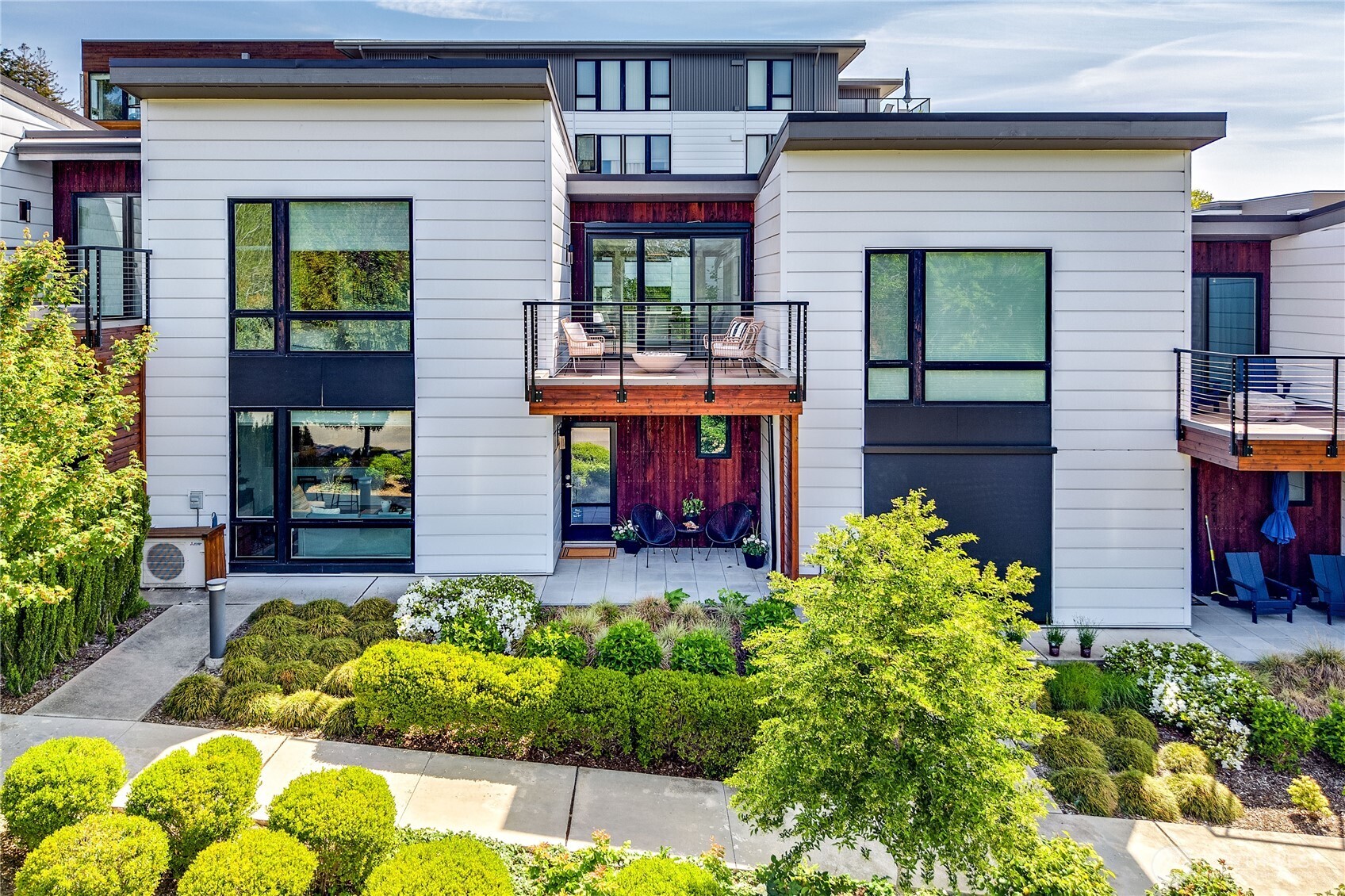 227 Ebi Lane NE