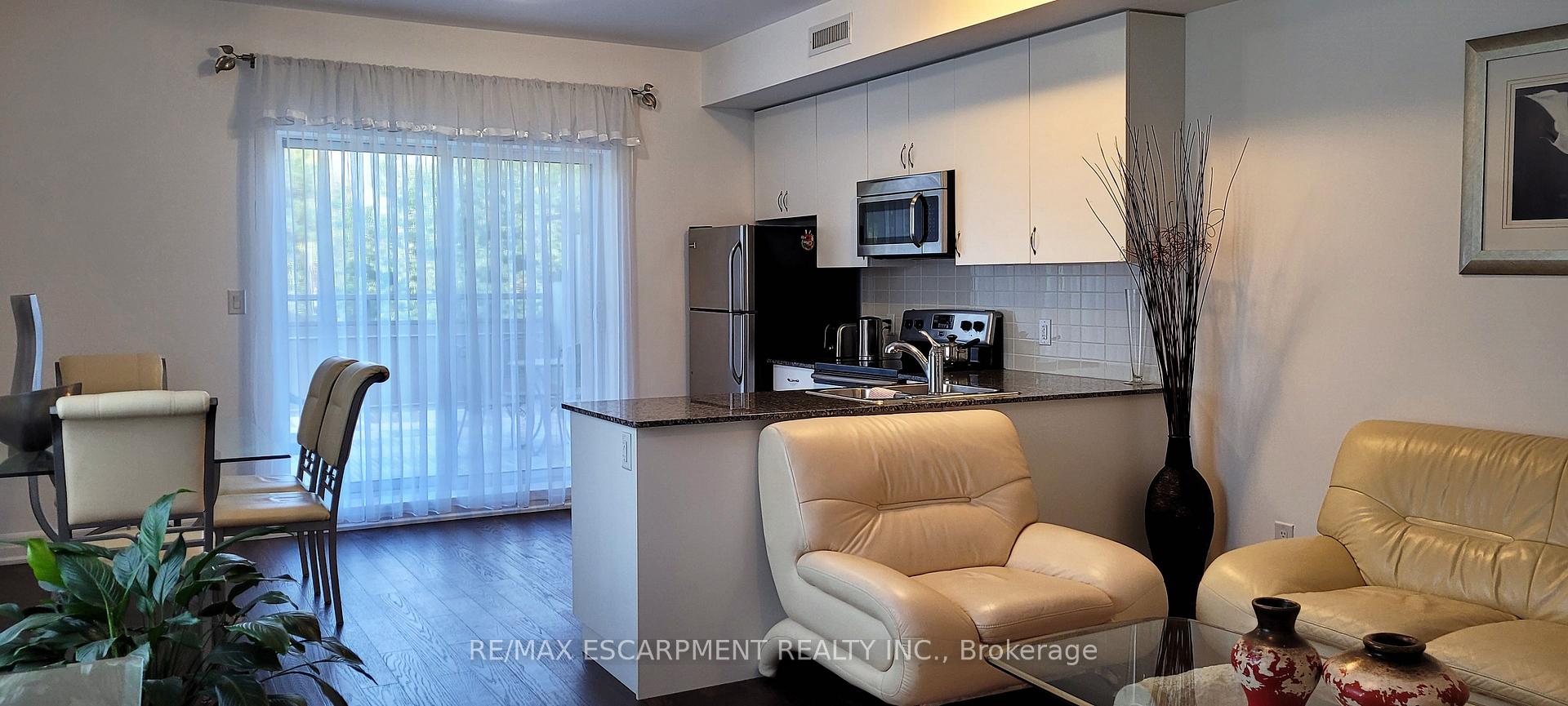736 Sheppard Avenue W 204, Toronto Unit: 204
