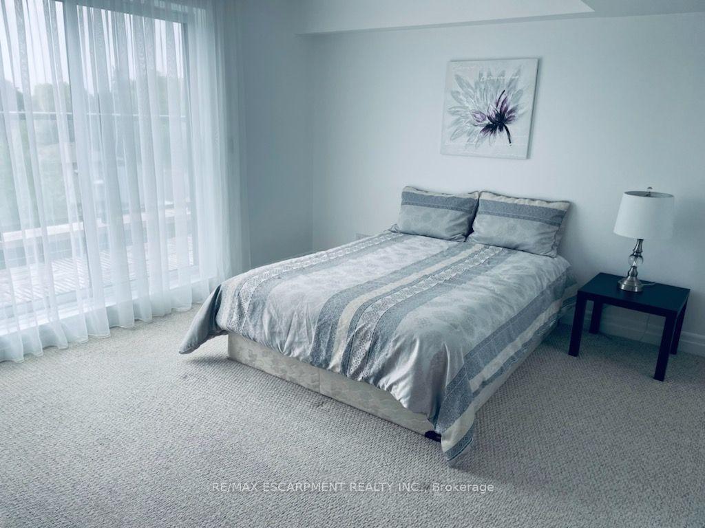 736 Sheppard Avenue W 204, Toronto Unit: 204